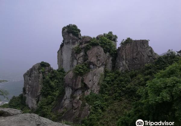 松岩山