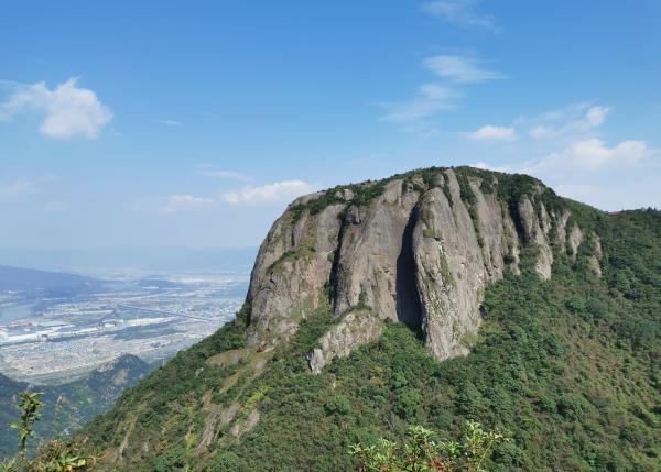 丫髻岩