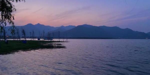 飞龙湖