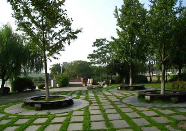东湖广场