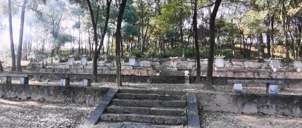 螃蟹形山墓群