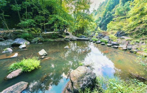 磐安水下孔景区
