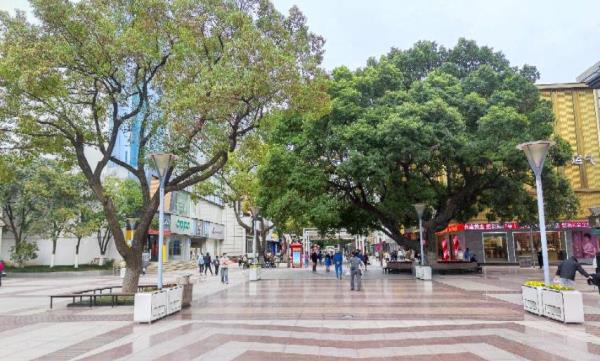 江阴人民路步行街
