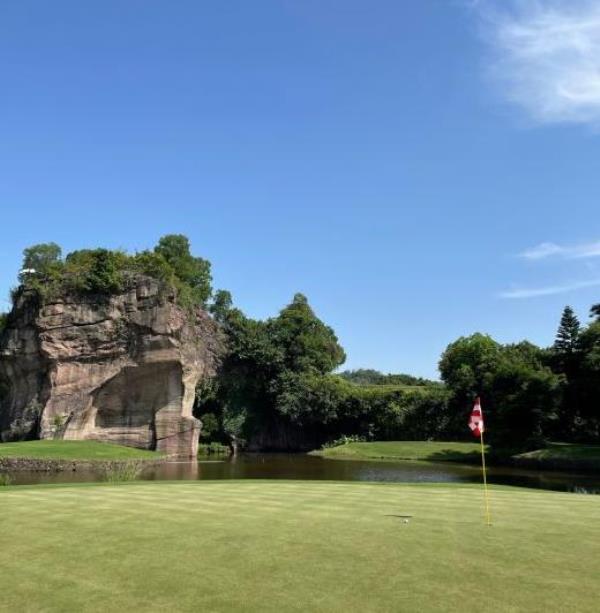 莲花山高尔夫球会(石楼镇店)