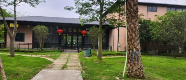 游创湖景民宿露营地