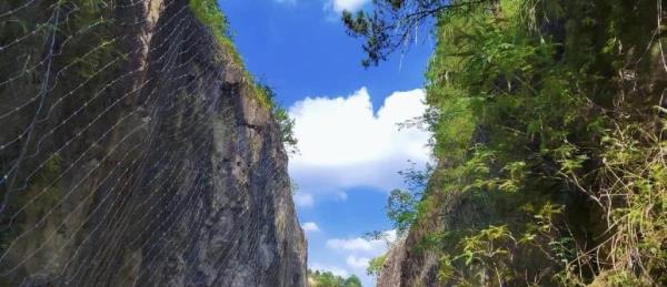 广州西部大峡谷一线天