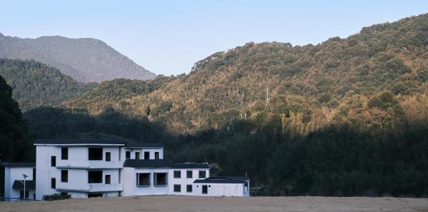 阿婆六村