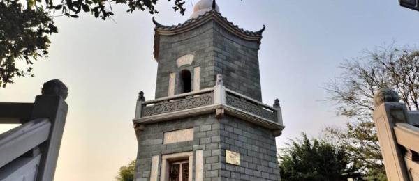 待渡山（甲秀楼）