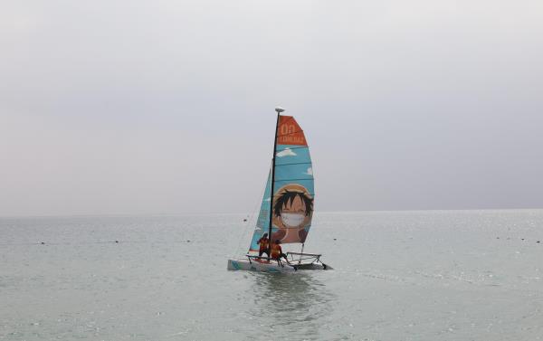 金沙湾沙滩蓝骑士水运动
