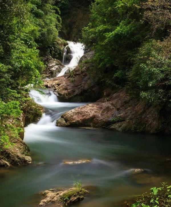 碧岭瀑布群