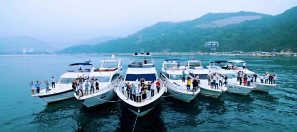 蓝伯爵游艇会