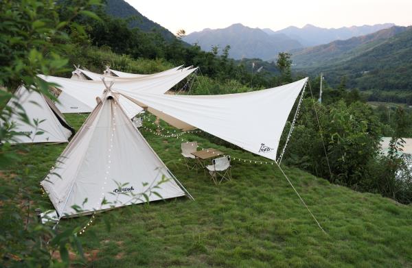 原野山涧山系精致露营地