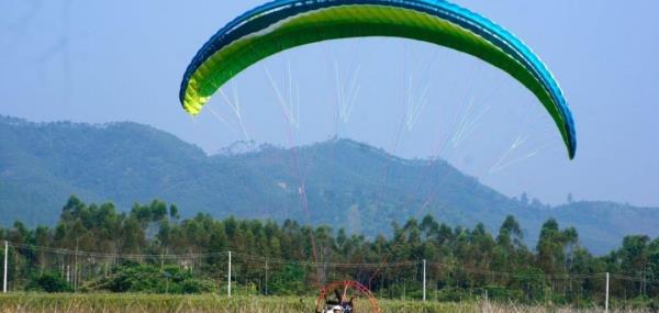 尖峰山滑翔伞飞行基地