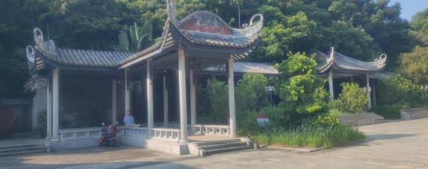 鸡爪山公园