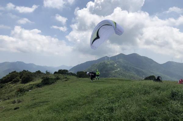 台山市自由之翼滑翔伞飞行运动俱乐部