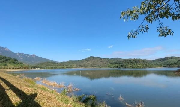 大岭山泉水库农庄