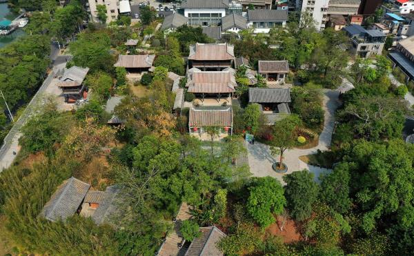 白鹤峰东坡祠・东坡故居