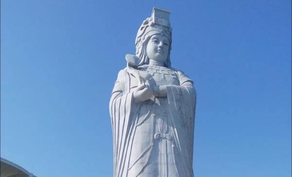 妈祖像