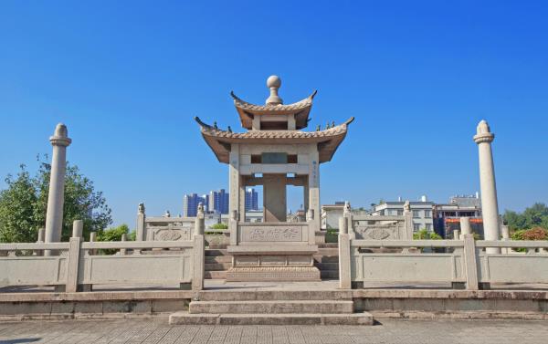 祭鳄台