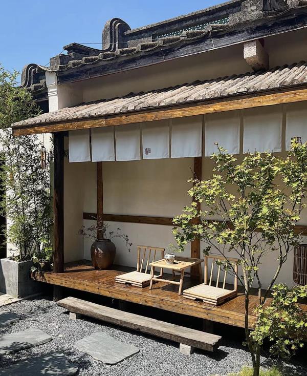 晴田居