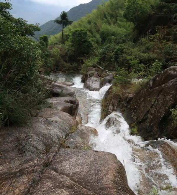 培音山