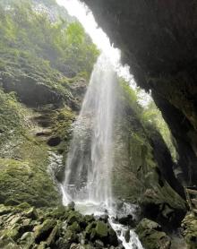 龙水峡地缝24