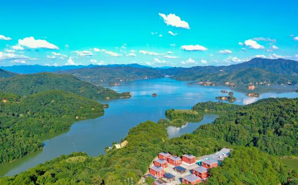 永定龙湖景区