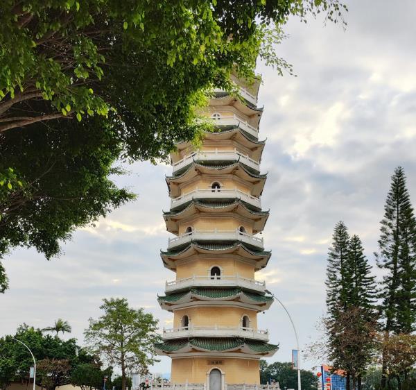 熙春塔