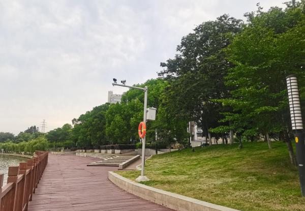 南京石头城遗址公园-红土山广场