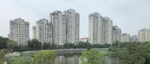 秦虹路社区商业服务街