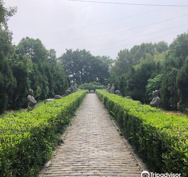 明墓石刻