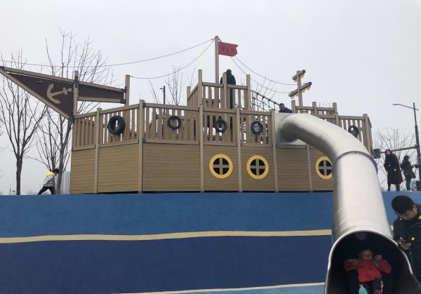 启龙亲江乐园