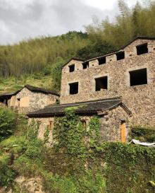 岩下石头村10