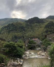 岩下石头村12