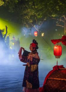 新安江景区《江清月近人》实景演艺15
