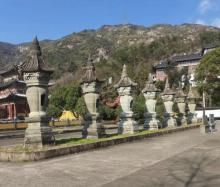 真如寺石塔1