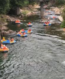 新处峡绿谷漂流景区5