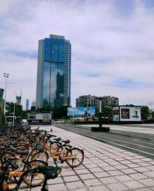 邓小平画像广场5