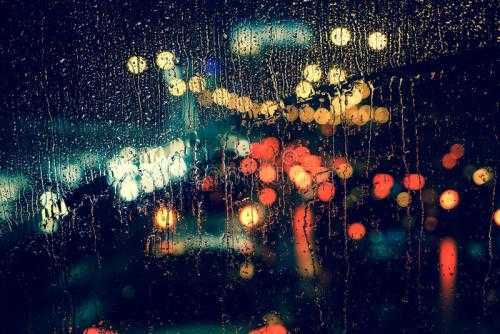 描述雨夜唯美句子 描述雨夜经典语录