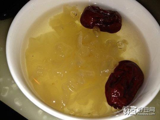 怎样制作红枣银耳汤  怎样熬制红枣银耳汤