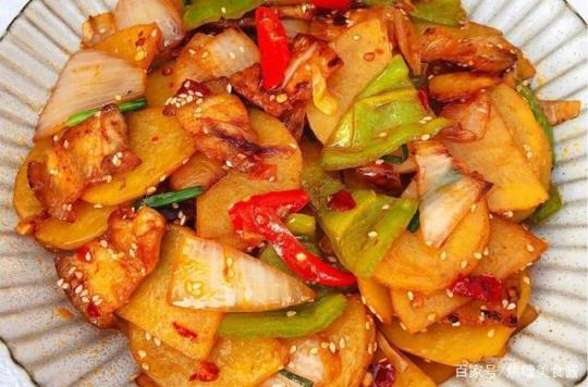 五花肉炒土豆片