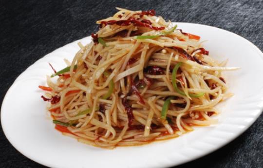 金钩呛拌土豆丝的做法