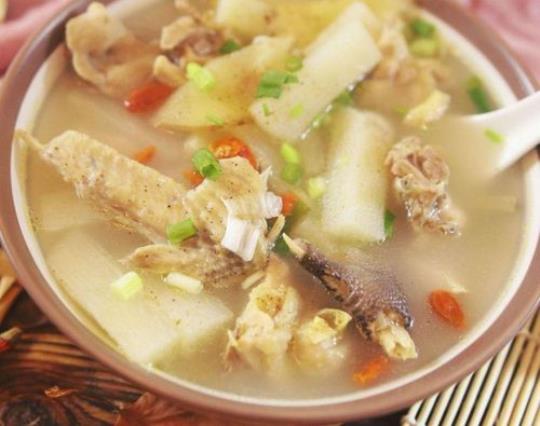 山药炖鸡汤 山药炖鸡汤的功效与作用