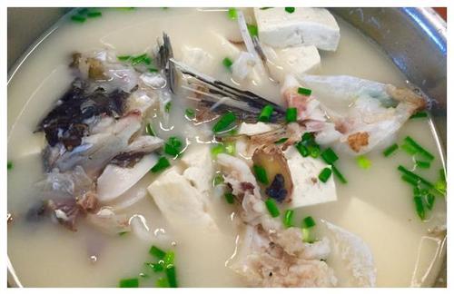 鱼头豆腐汤怎么做好吃 鱼头豆腐汤怎么做好吃又简单视频教程