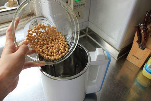 打豆浆黄豆要炒过吗 豆浆黄豆和水的比例是多少