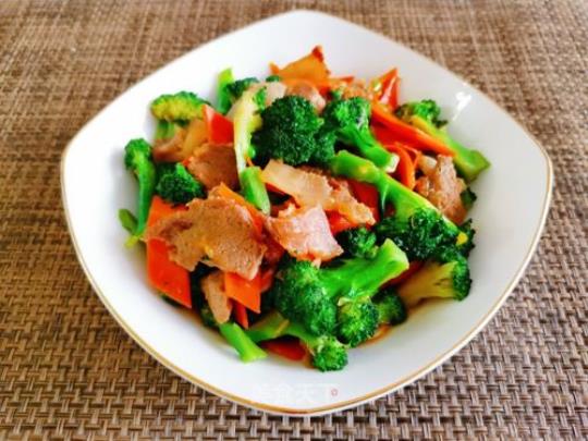 西兰花炒肉 西兰花炒肉的做法