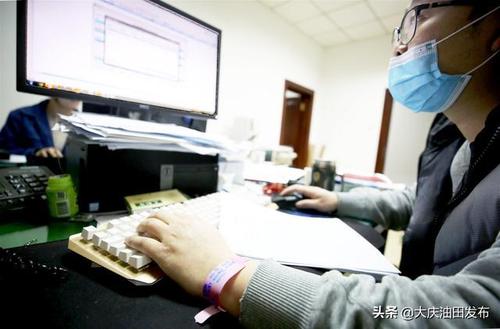 关于形容会计加班的诗句合集(优选) 一句话形容会计职业