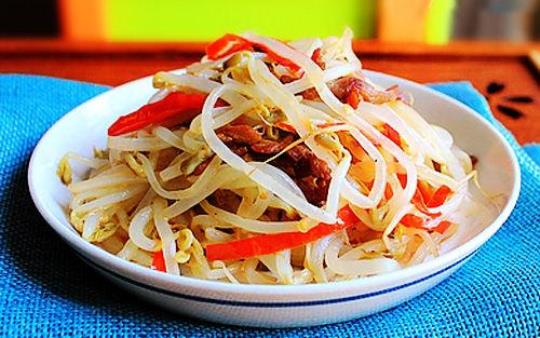 绿豆芽炒肉 绿豆芽炒肉片的做法
