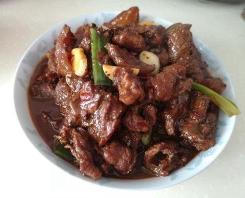 牛肉怎么做才好吃 牛肉炖萝卜做法视频