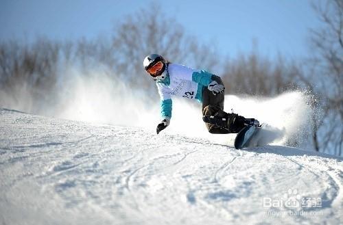 如何滑雪新手教程 滑雪新手可以上中级道吗